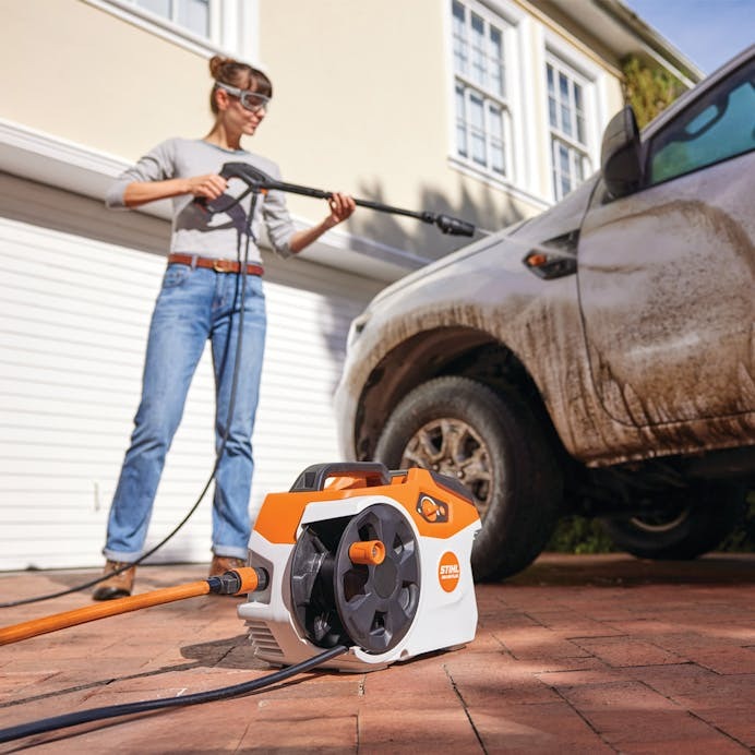 STIHL® – REA 60 PLUS Pressure Washer | 36V Battery‑Powered | Battery and Charger Included