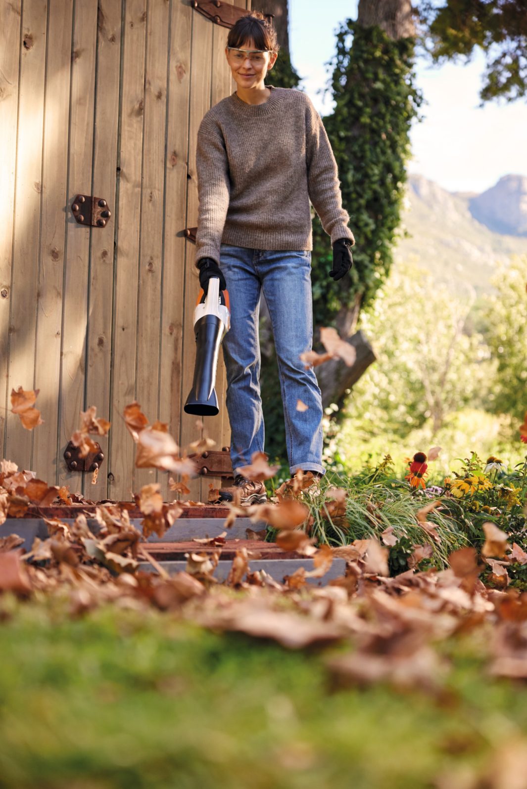 STIHL® BGA 30 Cordless Blower with 2x AS 2 batteries and AL 1 charger